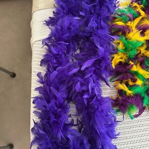 Vibrant Feather Boa’s, feather plumes and beads